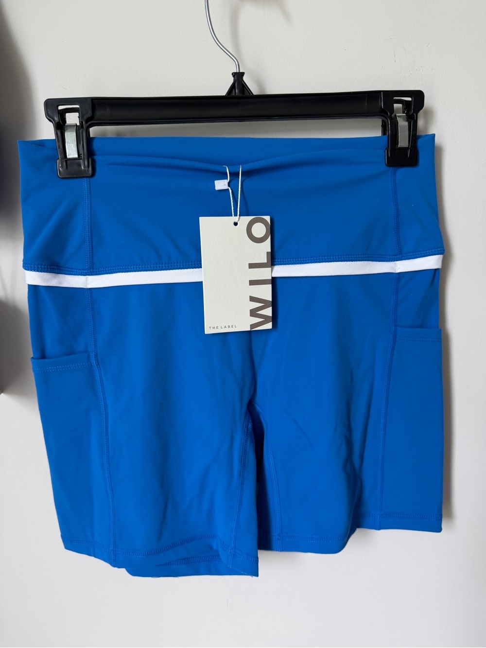 Wilo blue sports bra and shorts workout two piece set - Picture 2 of 9